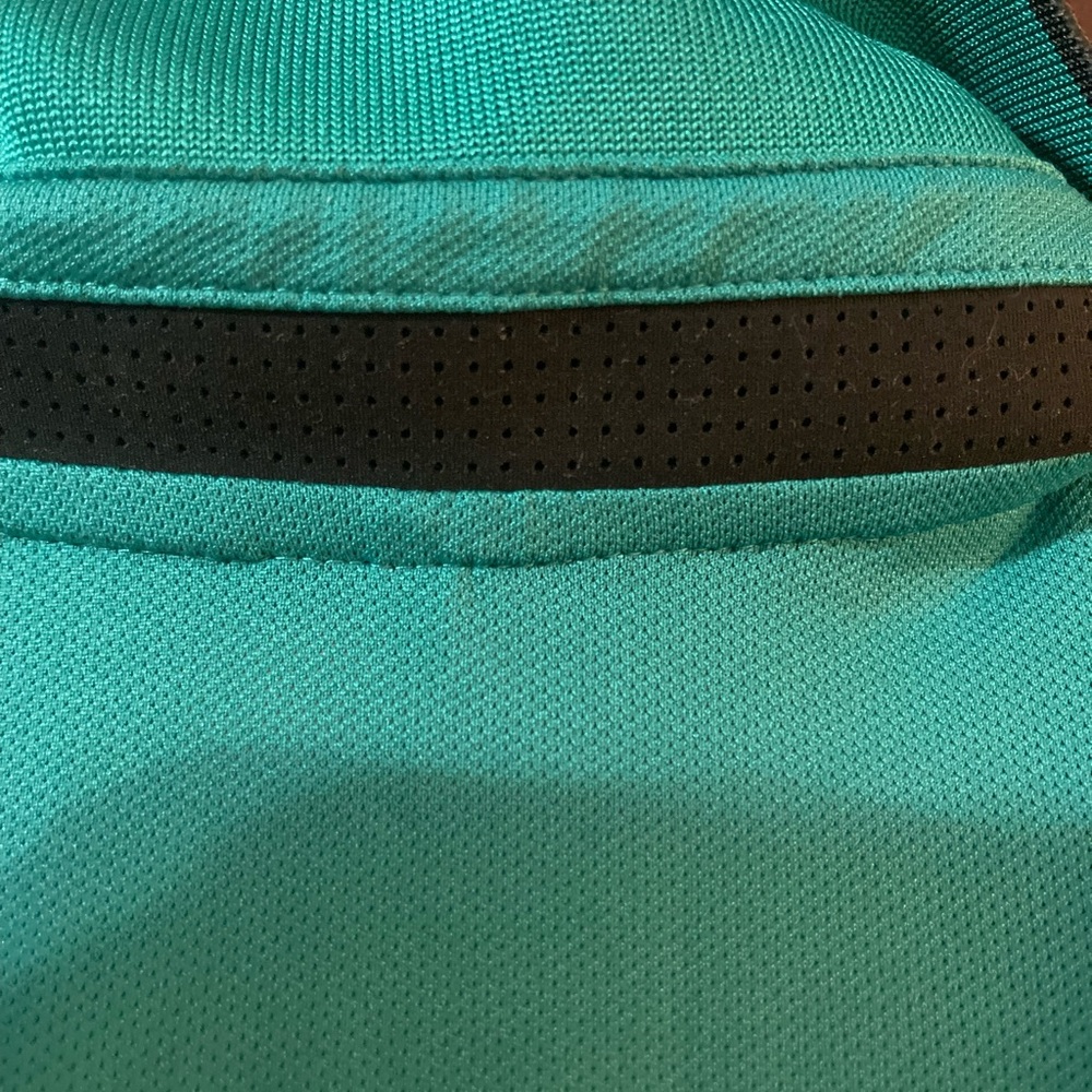 Nike - Picture 3 of 5